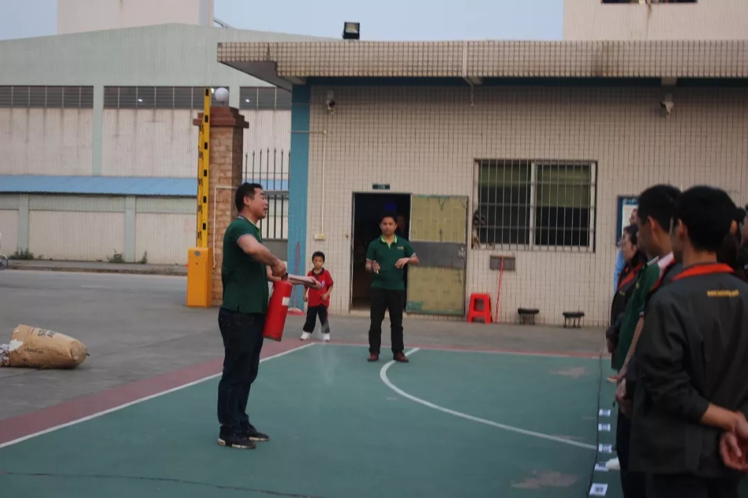 2018年安全消防演习 (5)